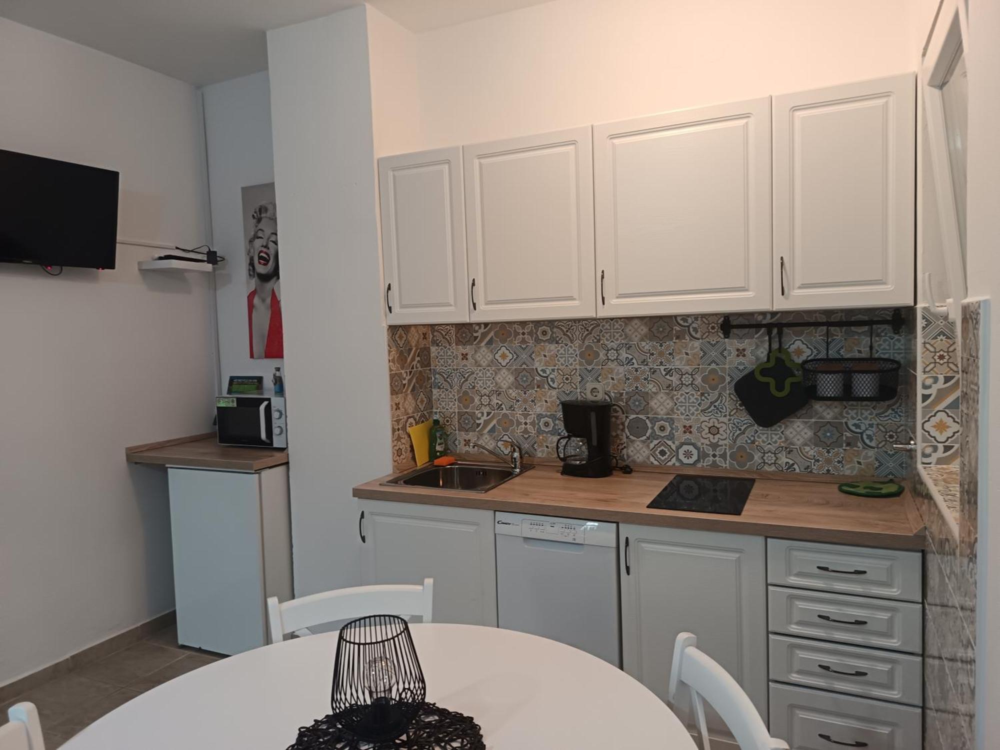 Lara - Apartment Near The Beach Vrbnik Εξωτερικό φωτογραφία